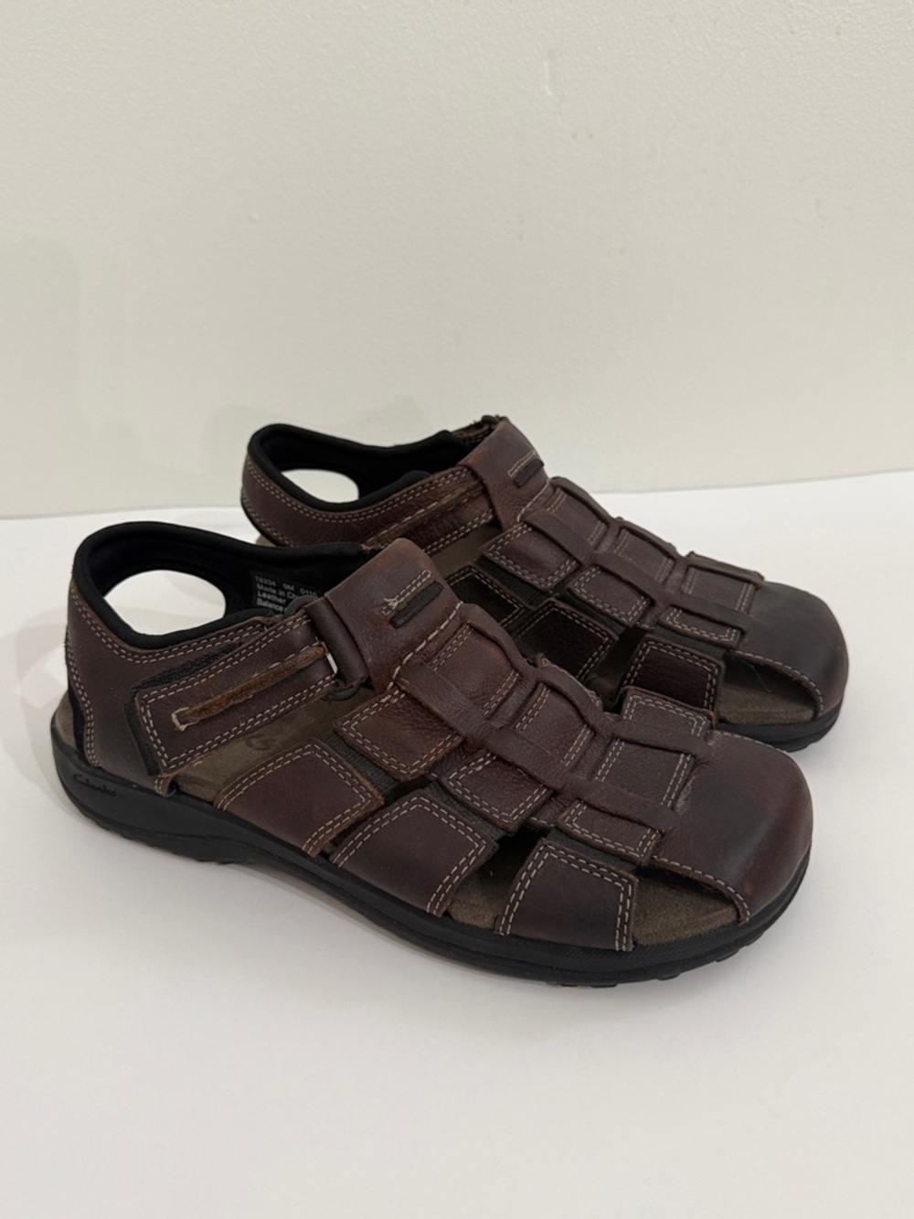 NEW CLARKS Fisherman Sandals Mens Size 9M Brown Leather Adult